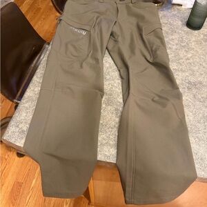 KUIU Men's Olive Cargo Pants